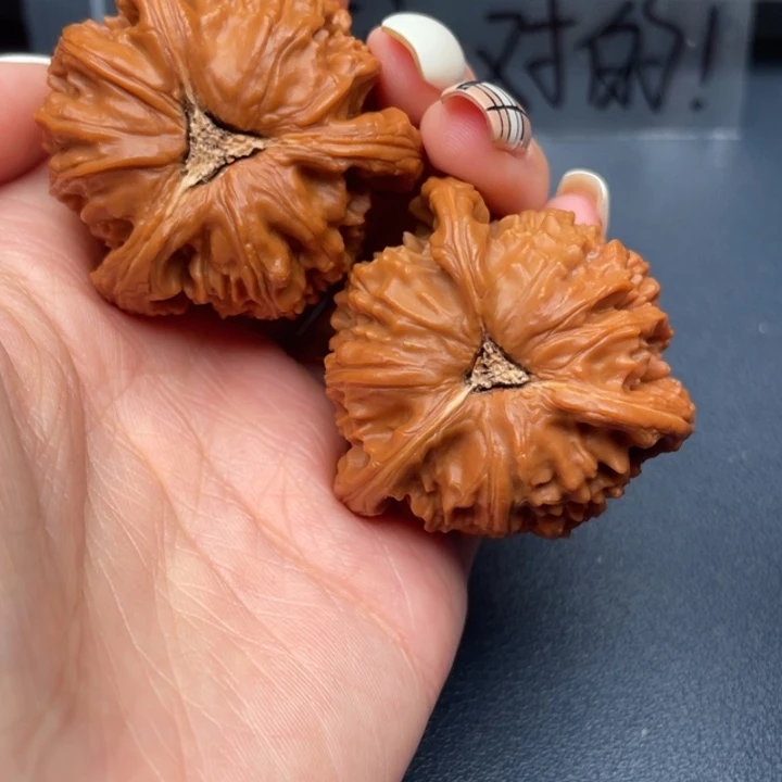 刘***舞吊坠文玩核桃白狮子