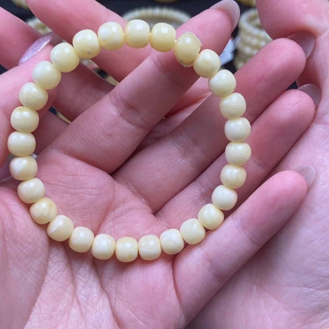 蜜蜡未镶嵌珠宝奇石卡7.4