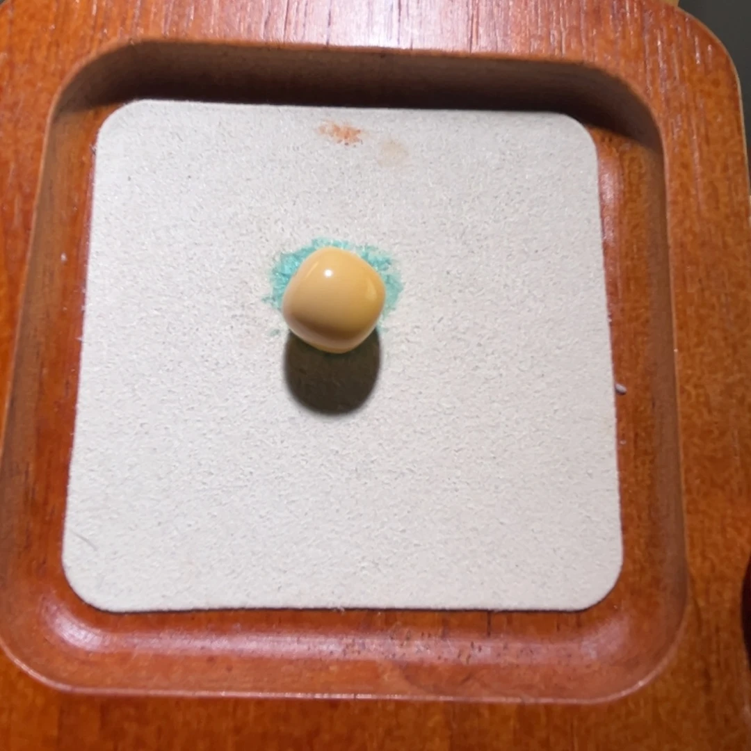 石英质玉（缅黄）未镶嵌卡12蛋黄单珠特价