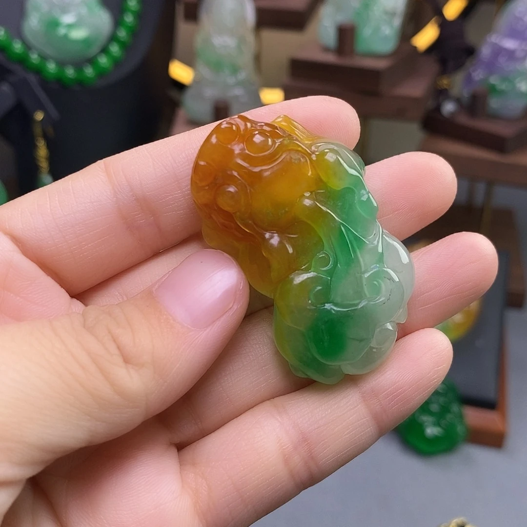 吊坠(赠链)未镶嵌翡翠