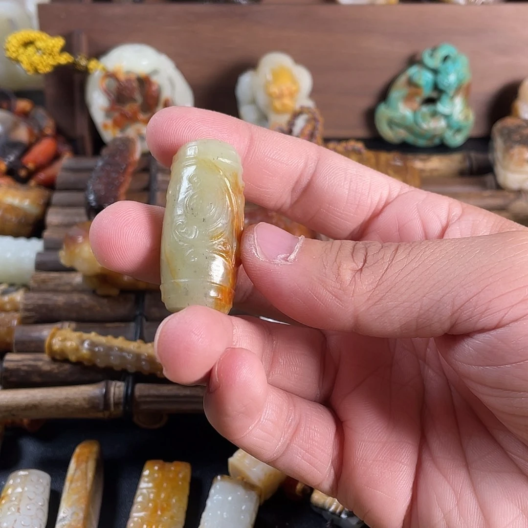 和田玉颈饰未镶嵌人*