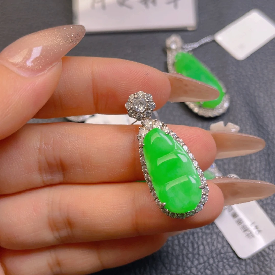 翡翠银S925镶嵌颈饰翡翠