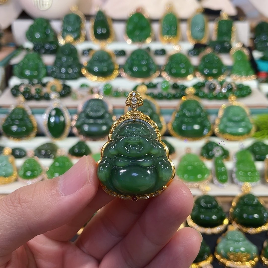 颈饰18K金镶嵌和田玉（碧玉）30mm