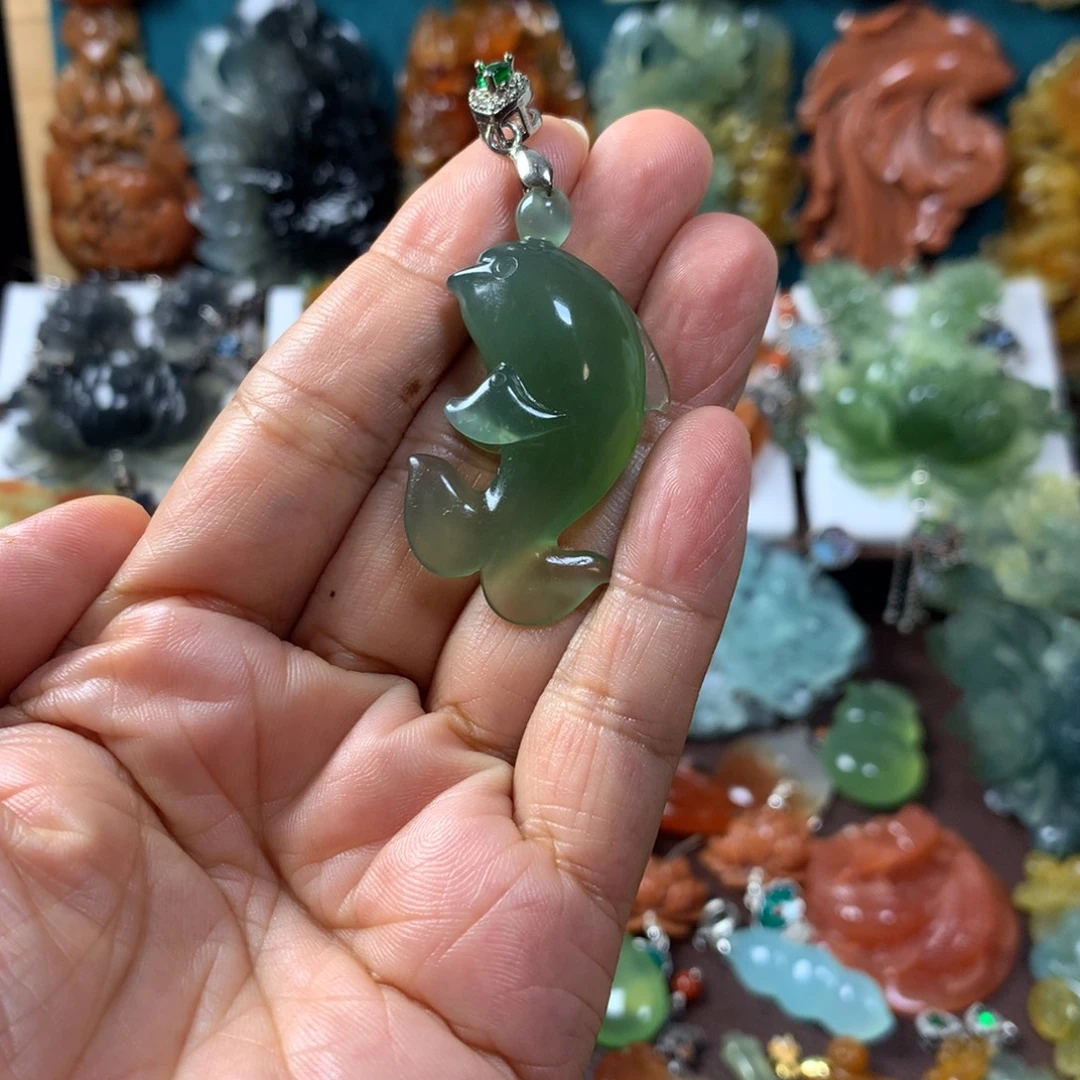 合金蛇纹石玉挂坠