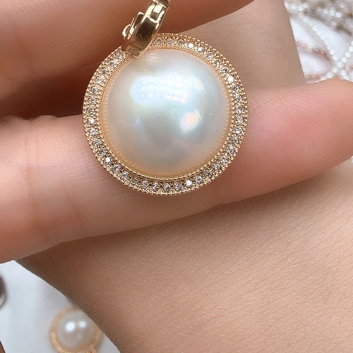 未镶嵌拼合珍珠（马贝珠）颈饰