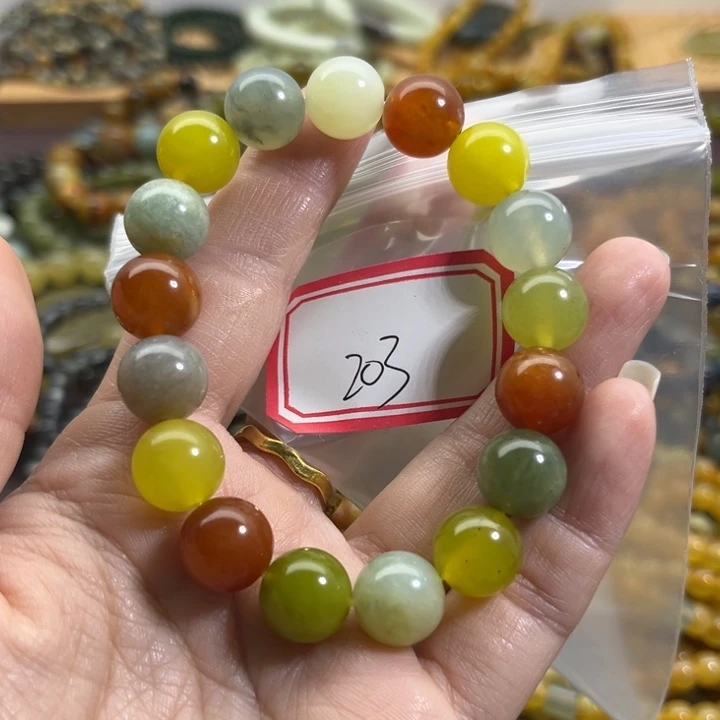 足铂镶嵌蛇纹石玉手链