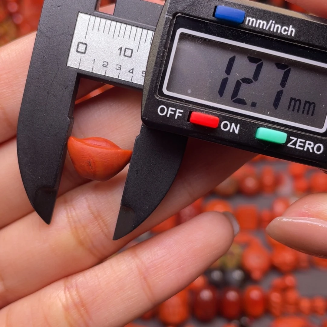 南红玛瑙配饰未镶嵌元宝背云款 未打孔