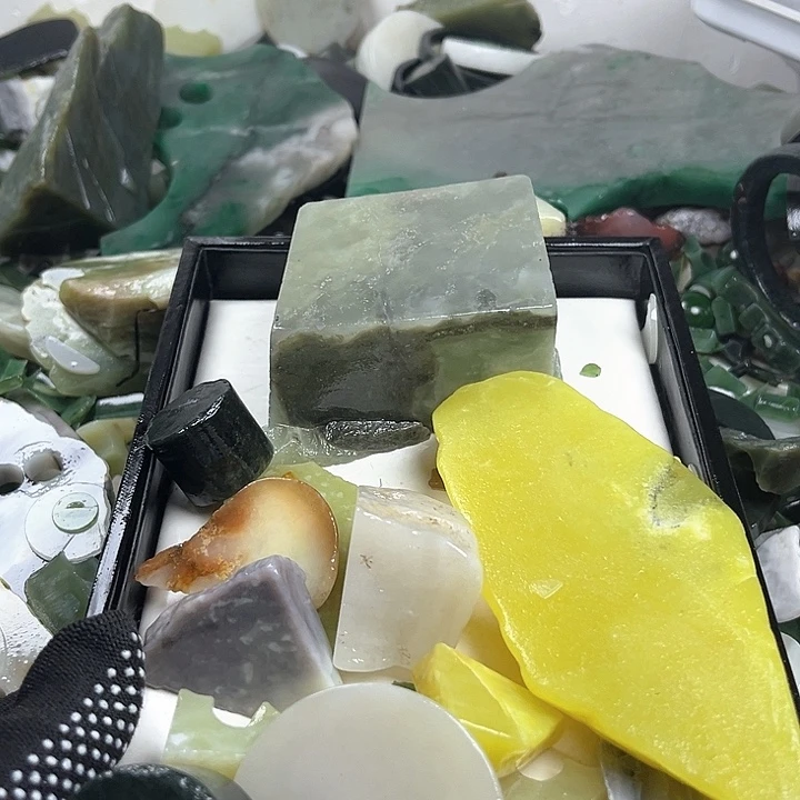 和田玉（糖玉）和田玉边角料9K金镶嵌随*a