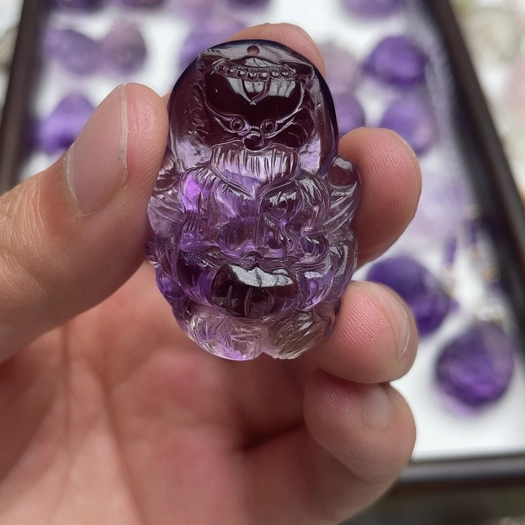 代***i水晶吊坠(不含链)未镶嵌