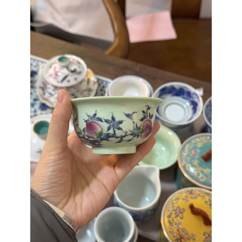 青花桃花画片品茗杯