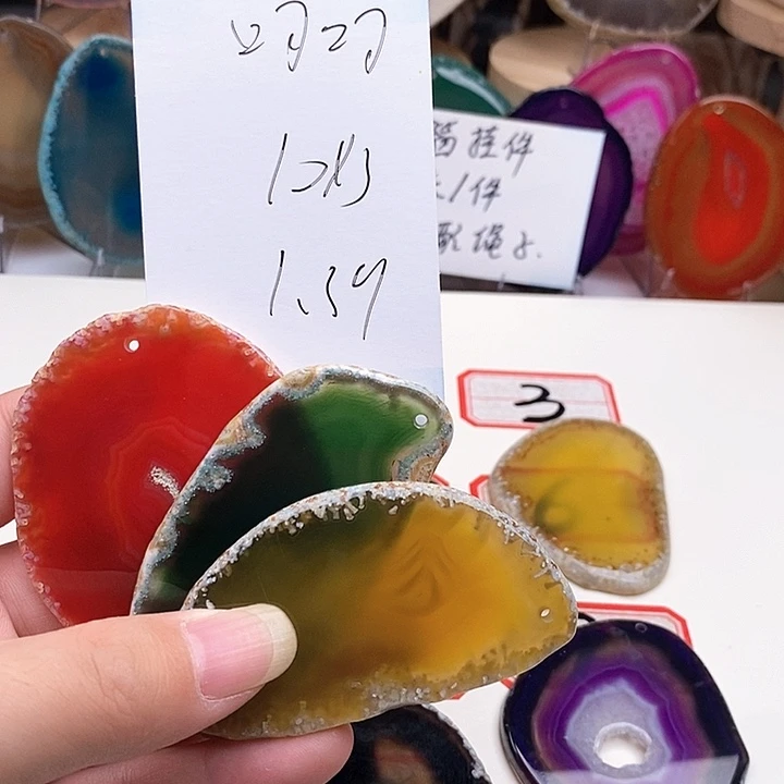 呵***呵合金颈饰玛瑙/玉髓