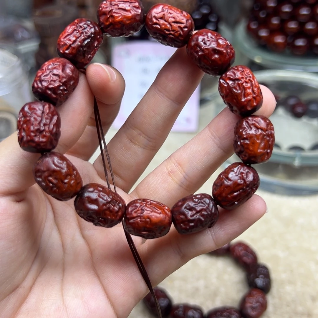 花梨木类海南红降红枣摆件