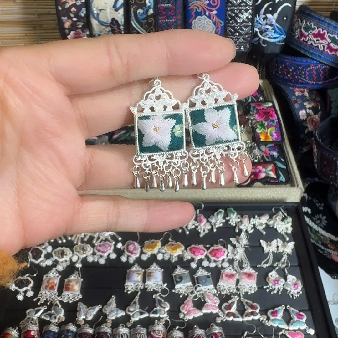 织绣民族风刺绣耳环