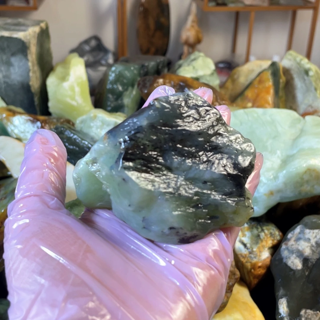 蛇纹石玉未镶嵌中国四大名玉简易