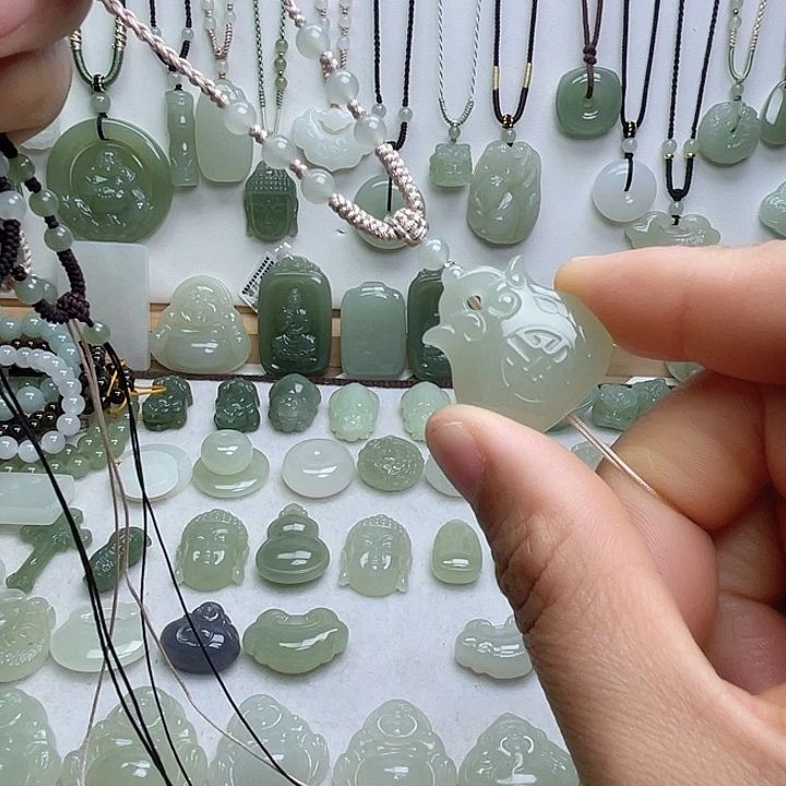 和田玉未镶嵌颈饰