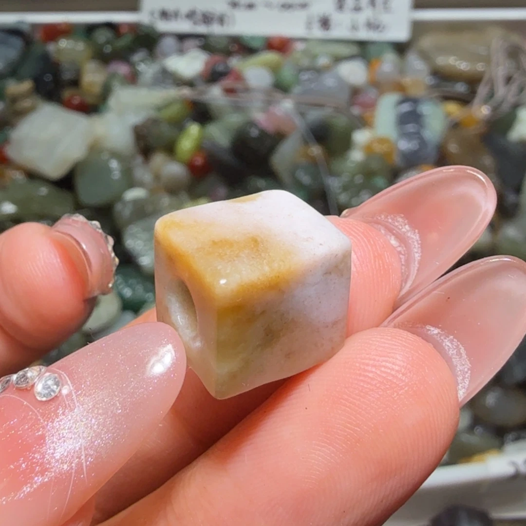 和田玉未镶嵌珠宝半成品