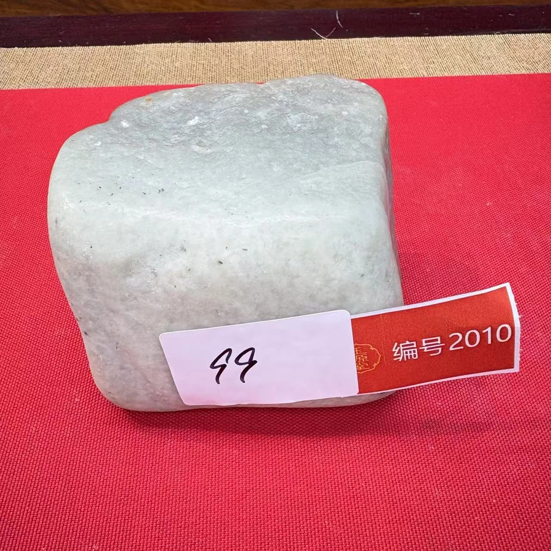 新疆玉料原石发一件编号多样发发一件