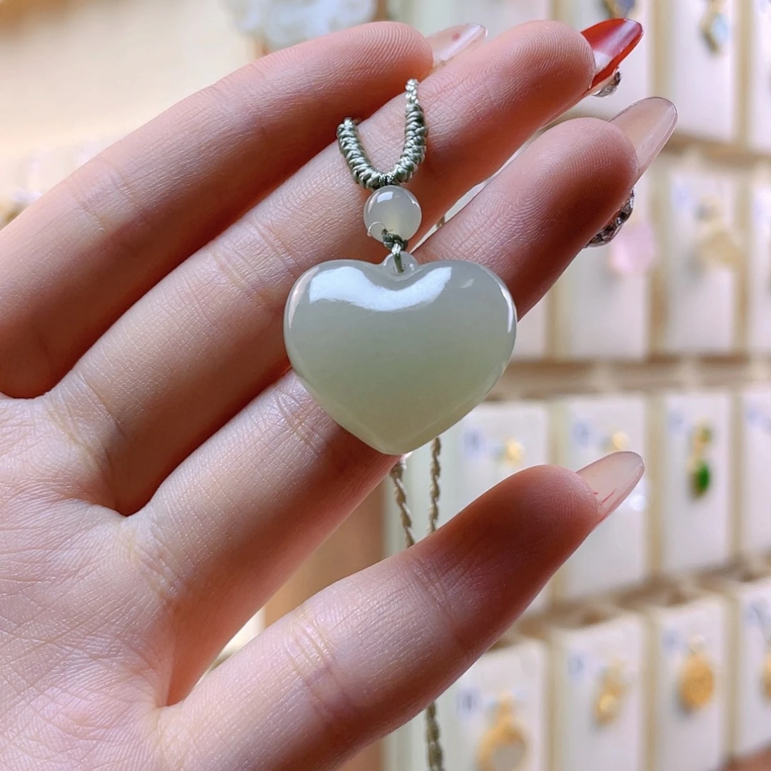 和田玉吊坠(赠链)未镶嵌丽*霞