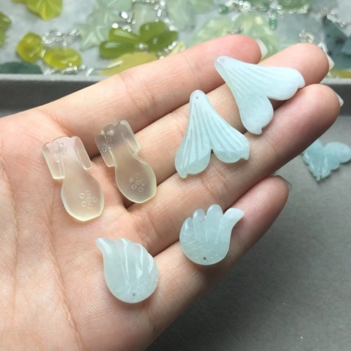 蛇纹石玉耳饰未镶嵌青*