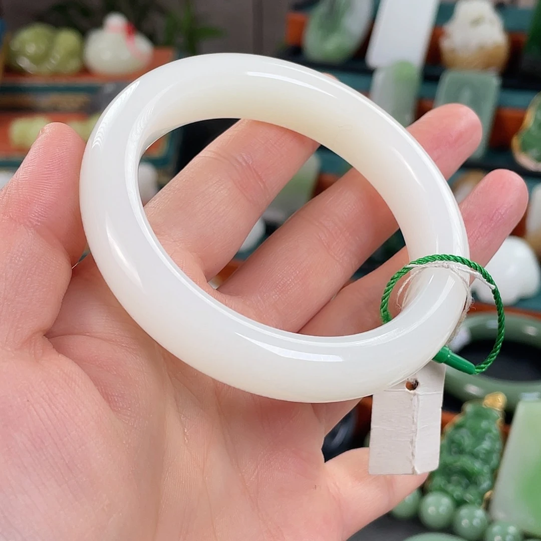 未镶嵌手镯和田玉新疆且末老料 基本过灯 58mm