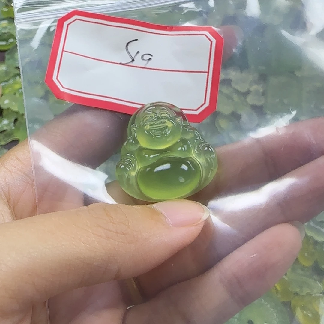 咸***黄未镶嵌蛇纹石玉颈饰
