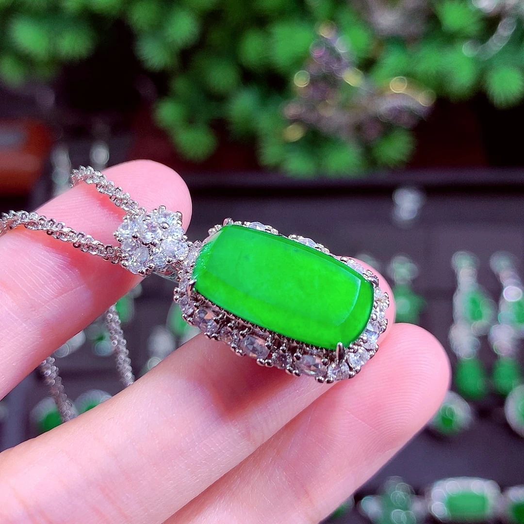 颈饰未镶嵌翡翠天然