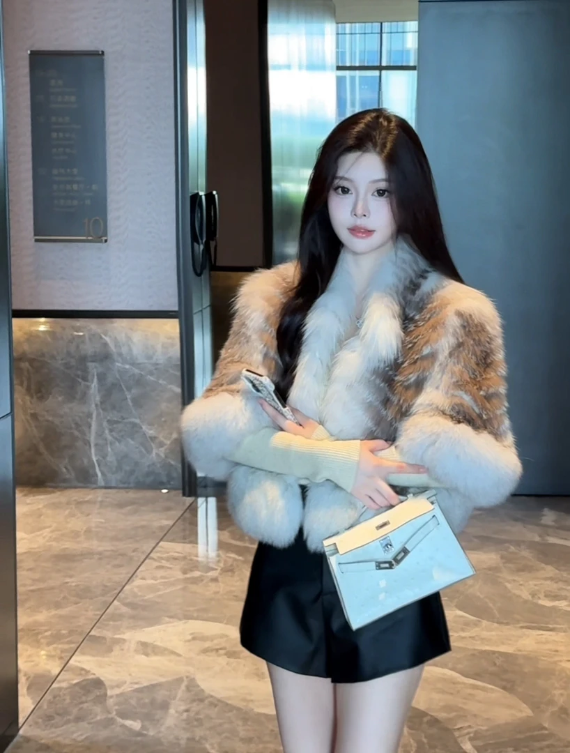 【Eman】雾漫白霜 2025秋冬新款进口蓝霜狐纯欲风外套女半袖短款