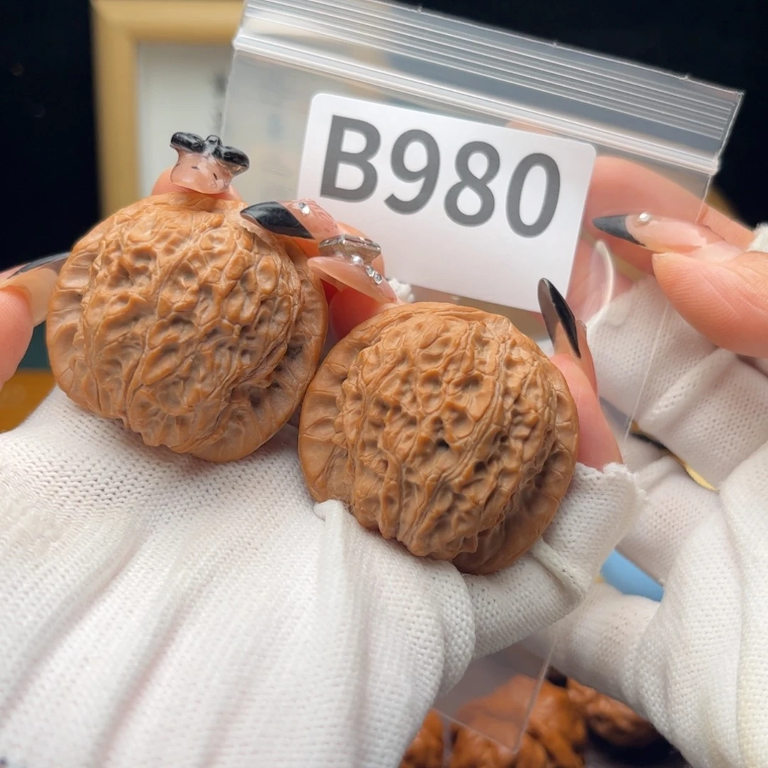 文玩核桃把件41血麒麟b980