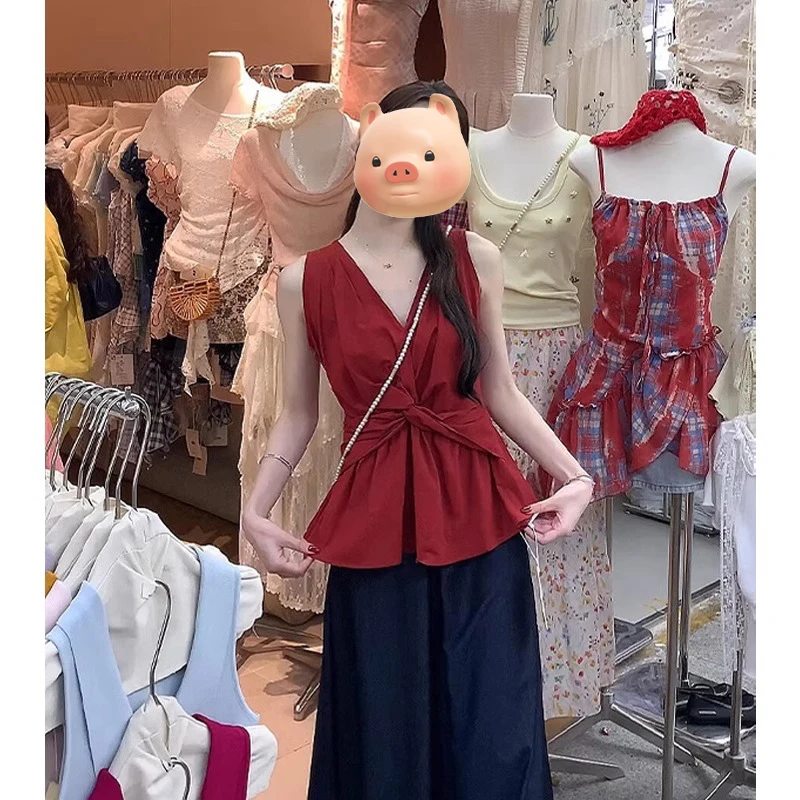 法式V领扭结红色吊带背心女夏季外穿设计感小众修身显瘦无袖上衣
