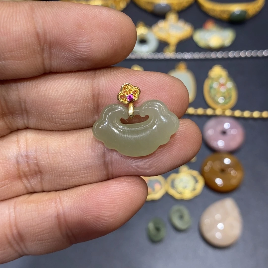 和田玉颈饰银S925镀金镶嵌