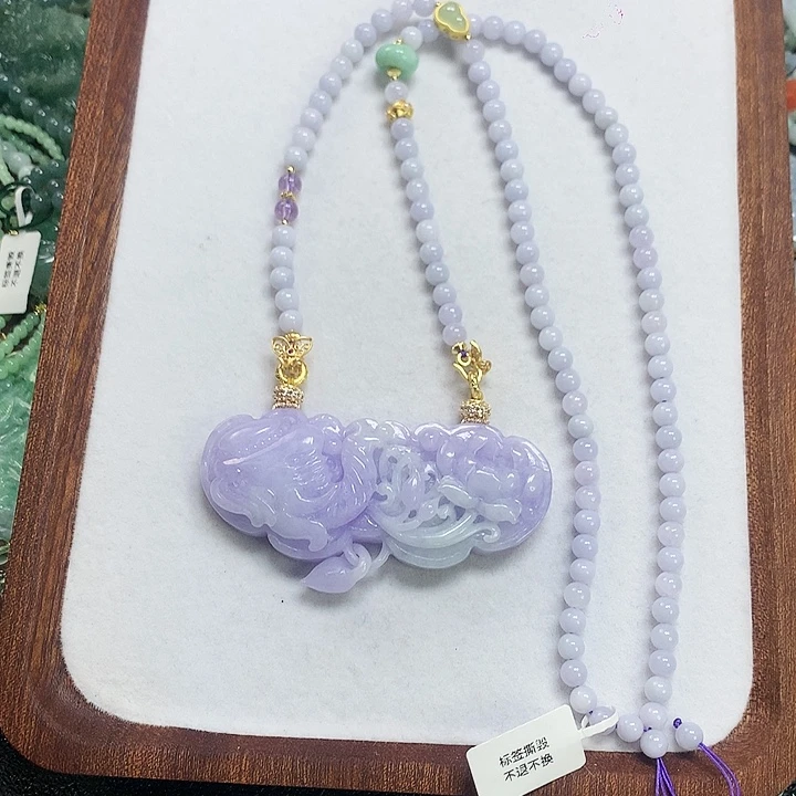 翡翠颈饰未镶嵌吊坠