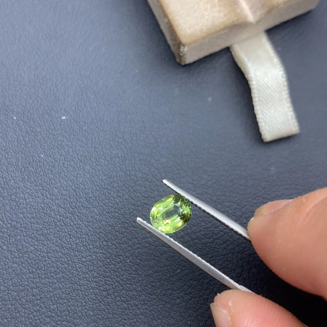 裸石未镶嵌绿色碧玺1.32ct全净