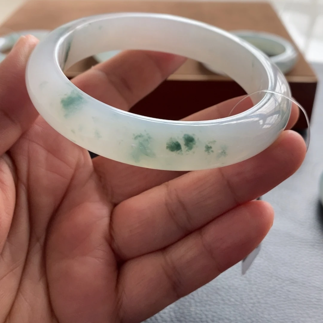 翡翠未镶嵌手镯天然翡翠手镯