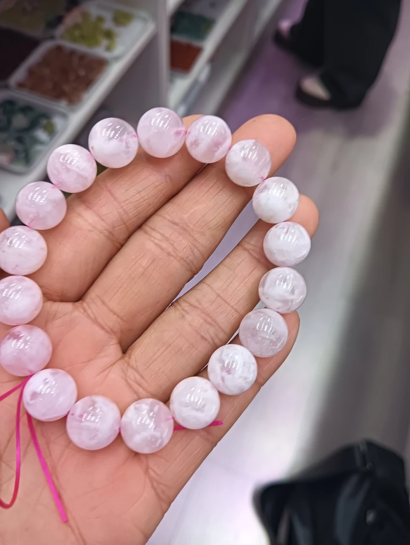 拍两件一串，粉雪花幽灵11mm-12mm拍多样发其一