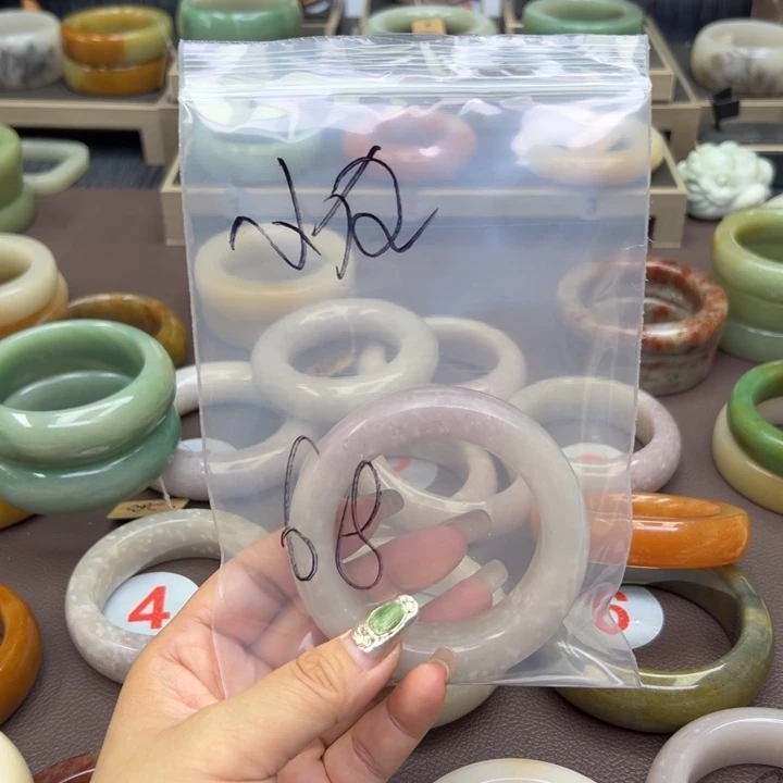 石英质玉未镶嵌手镯?*伍