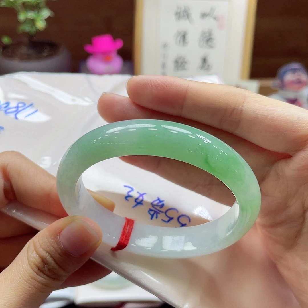翡翠未镶嵌手镯36 号