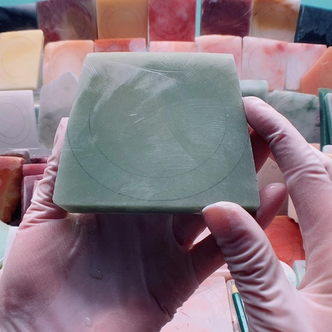 石英质玉手镯未镶嵌?***鹅东陵玉手镯定制