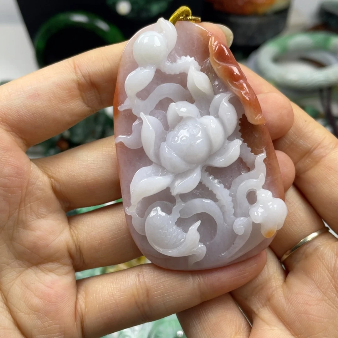 飘***絮颈饰未镶嵌翡翠牌子