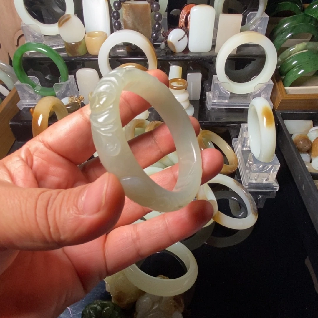 和田玉（糖玉）未镶嵌手镯