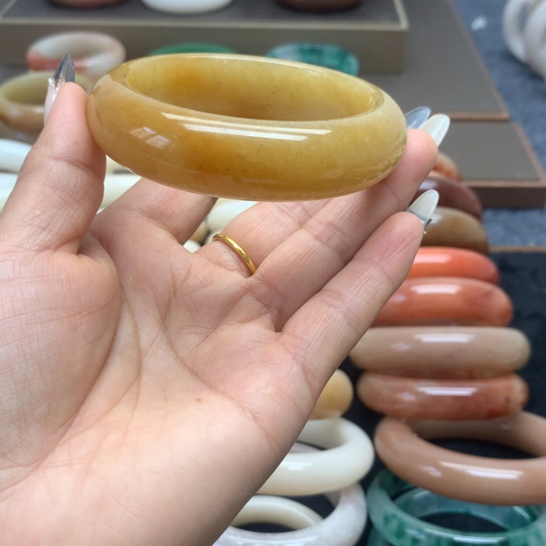 石英质玉未镶嵌手镯