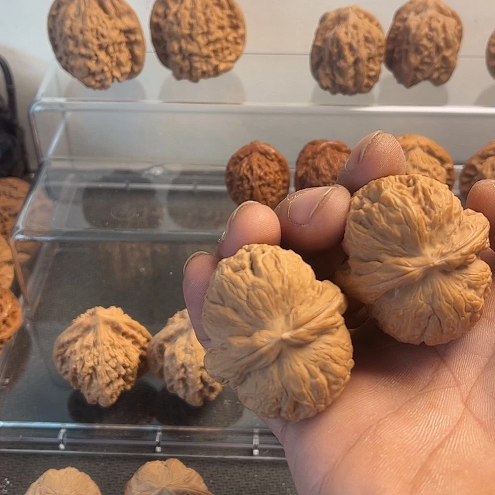 桃核吊坠43元宝…………