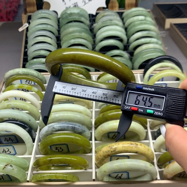 未镶嵌蛇纹石玉手镯77