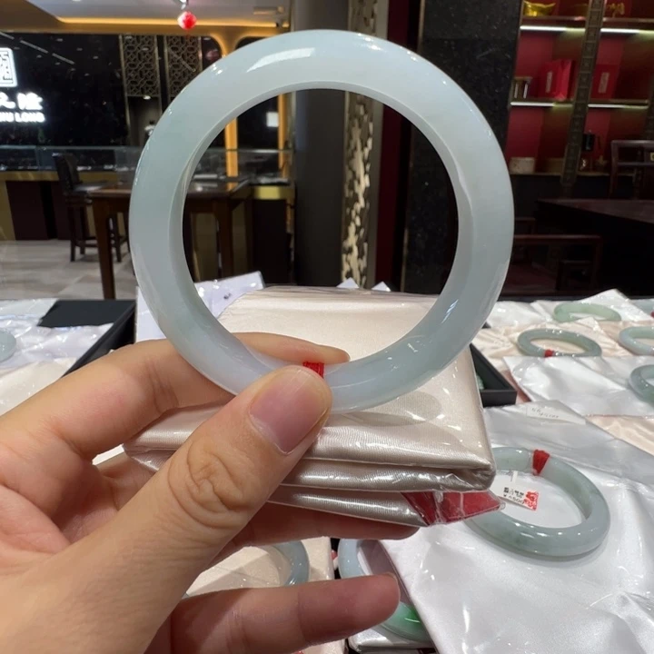 翡翠未镶嵌手镯冰飘花56