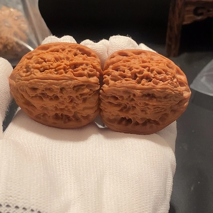 邻***王文玩核桃把件小高炮南疆