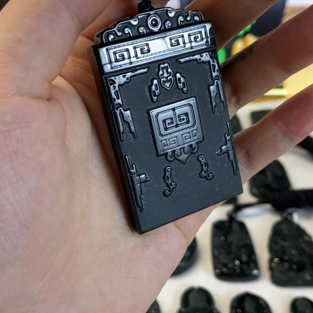 常***业翡翠未镶嵌颈饰翡翠