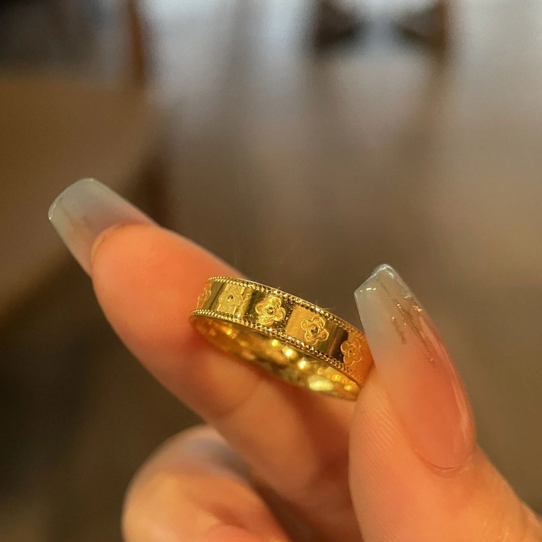 合金戒指 戒指四叶草光面排钻情侣戒指选圈口