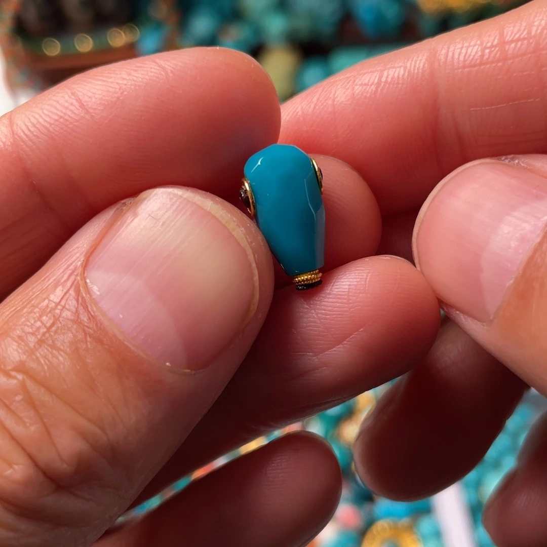 绿松石颈饰未镶嵌