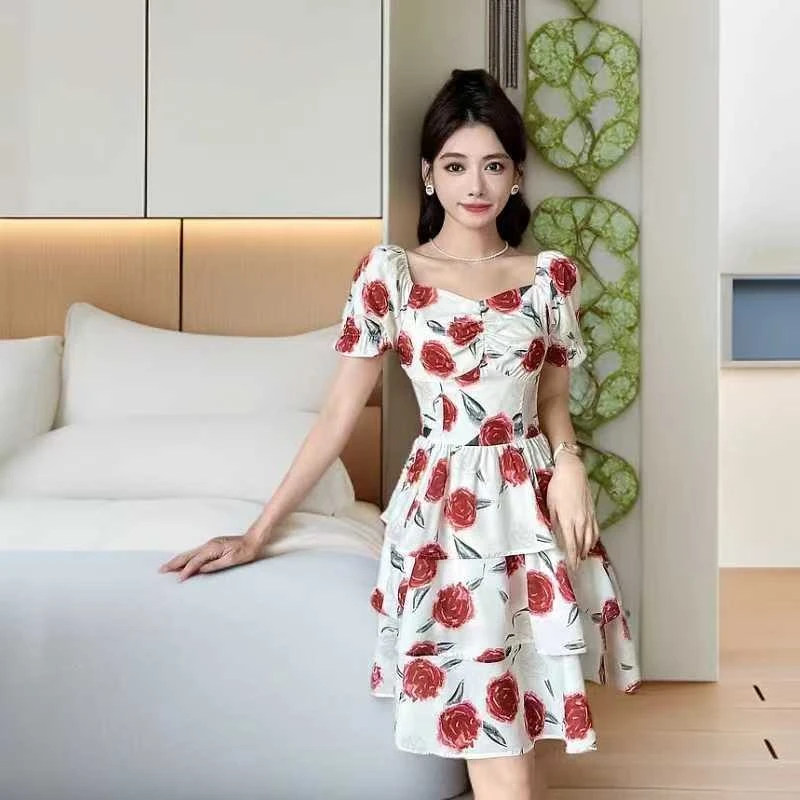 方领收腰套头复古夏季法式显瘦碎花街头风甜美连衣裙