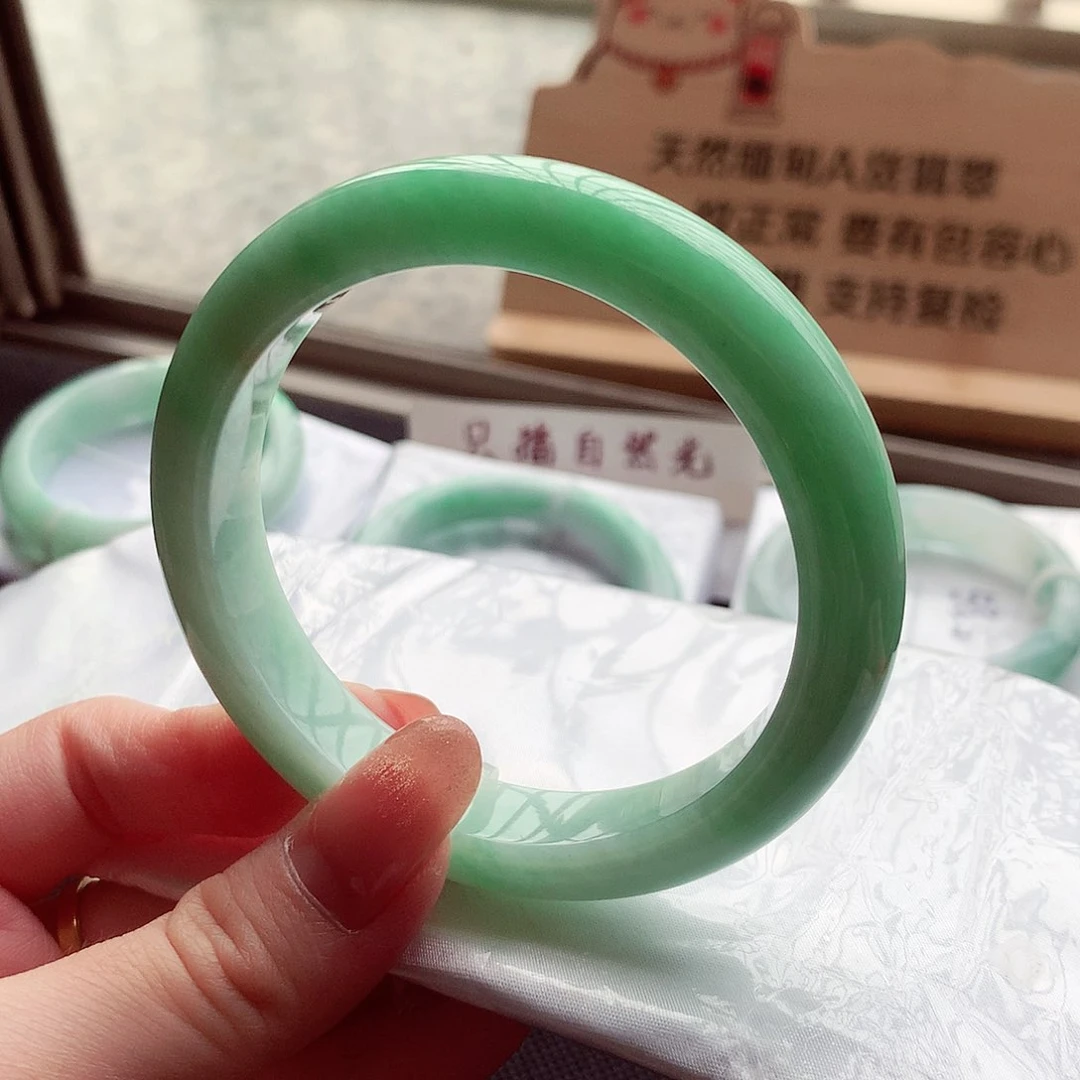未镶嵌手镯翡翠翡翠