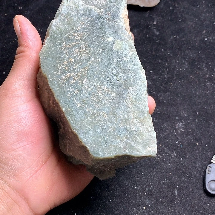 和田玉（糖玉）未镶嵌珠宝奇石